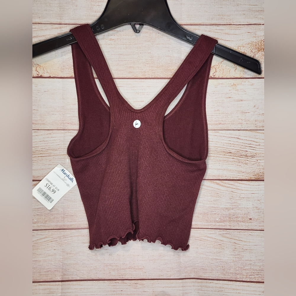 Cropped Tank Top - Picture 6 of 8